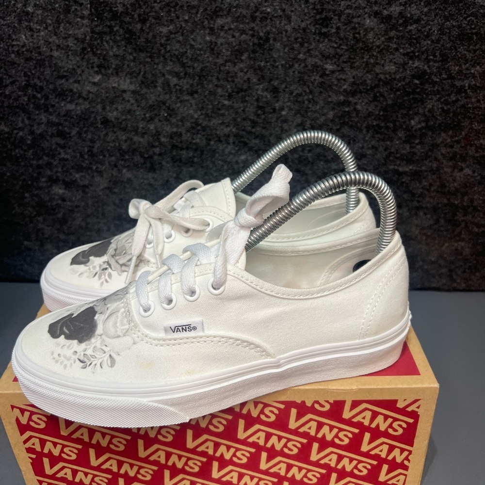 Vans Women's “Black & White Roses” Authentic Shoe Size 6.5 - Picture 6 of 14